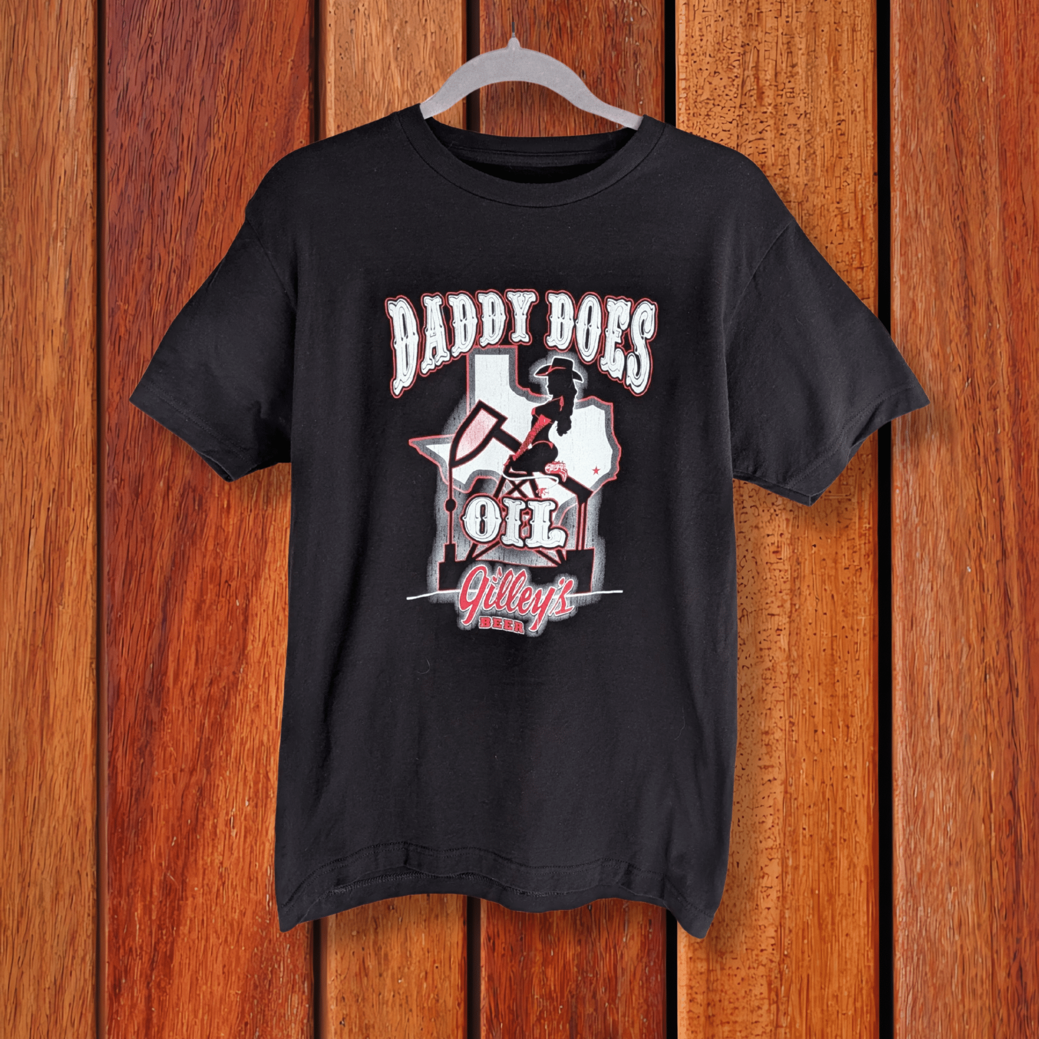 Gilley's Beer - Daddy Does Oil Shirt - Classic Fit Tee - Gilley's Food & Beverage